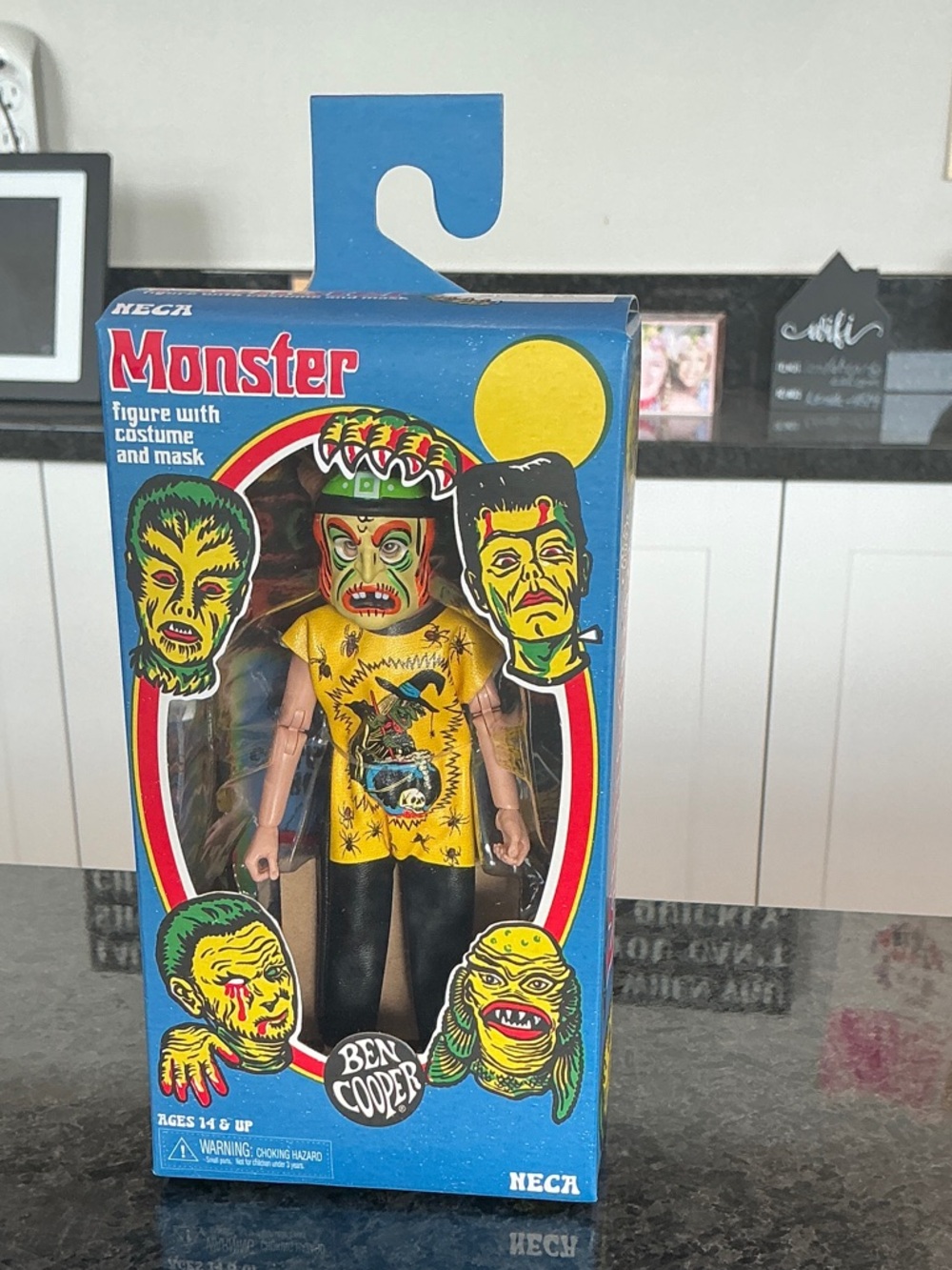 Witch Monster Figure with Costume and mask - NECA